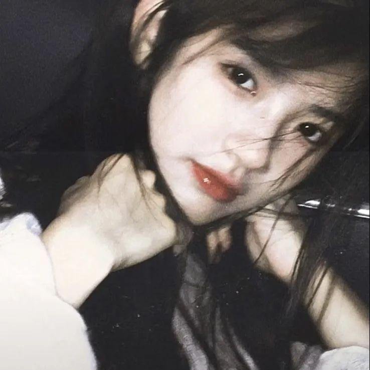 蒙心匿爱 封面